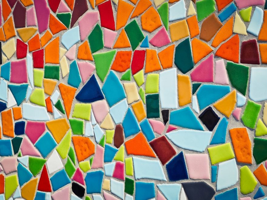 Como fazer um mosaico com azulejos quebrados