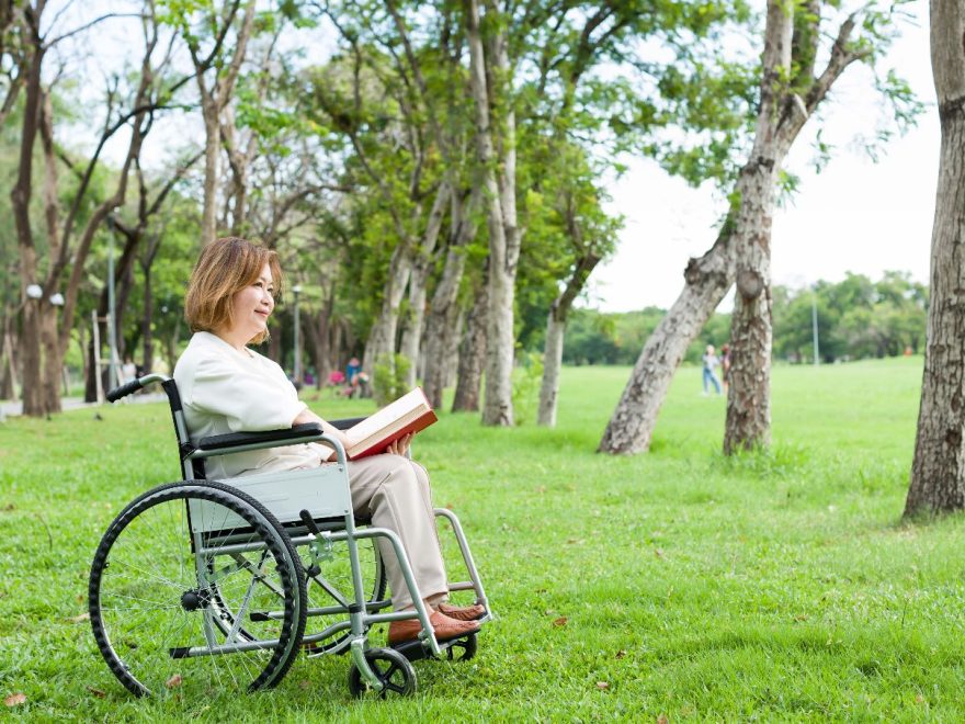 De reabilitação a cuidados paliativos, a transição de cuidados abrange diferentes faixas etárias
