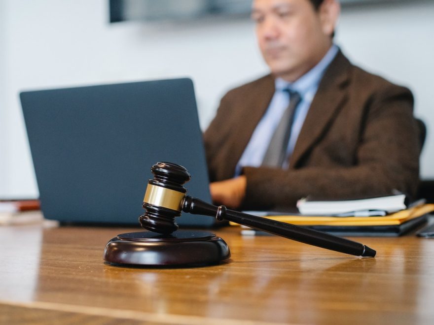 Conheça Seus Direitos: O Que um Advogado Trabalhista Pode Fazer por Você